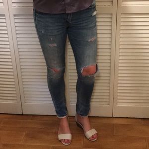 DONATED 🚚 Holy jeans